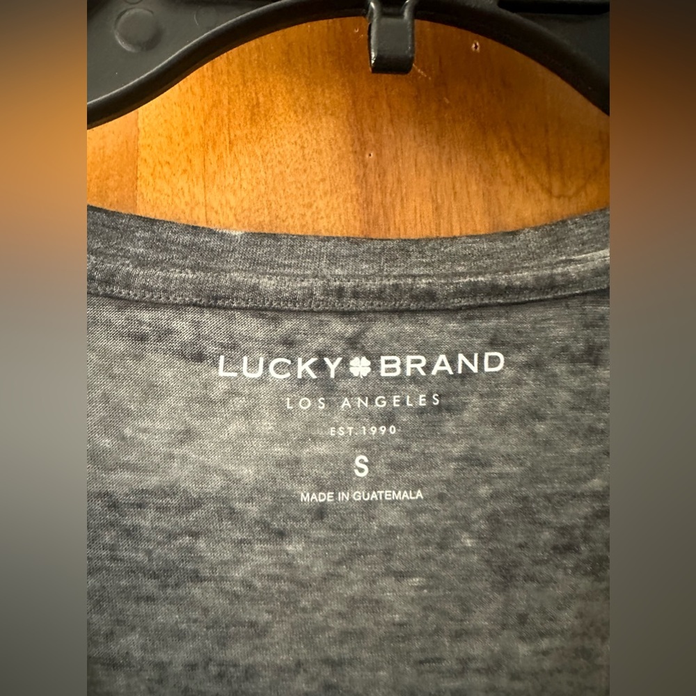 Lucky brand grey camouflage short sleeve vneck tshirt size small - Picture 2 of 3